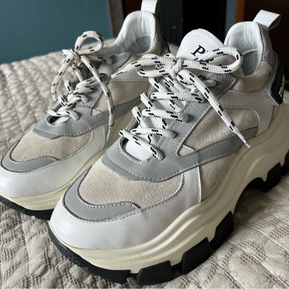 Chunky sneakers